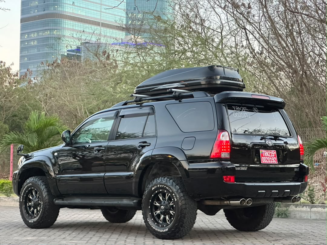 TOYOTA HILUX SURF